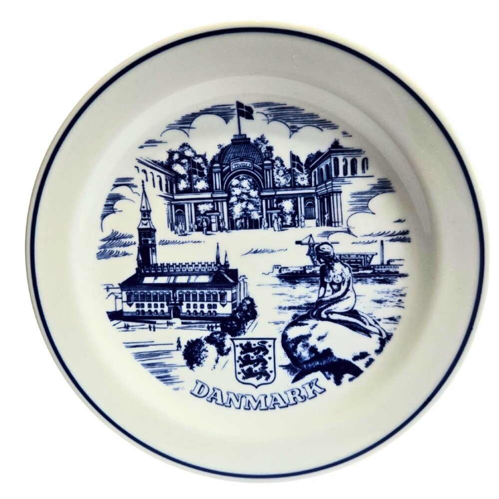 Vintage Danmark Decorative Collector Wall Plate Porcelain Copenhagen 7.50”